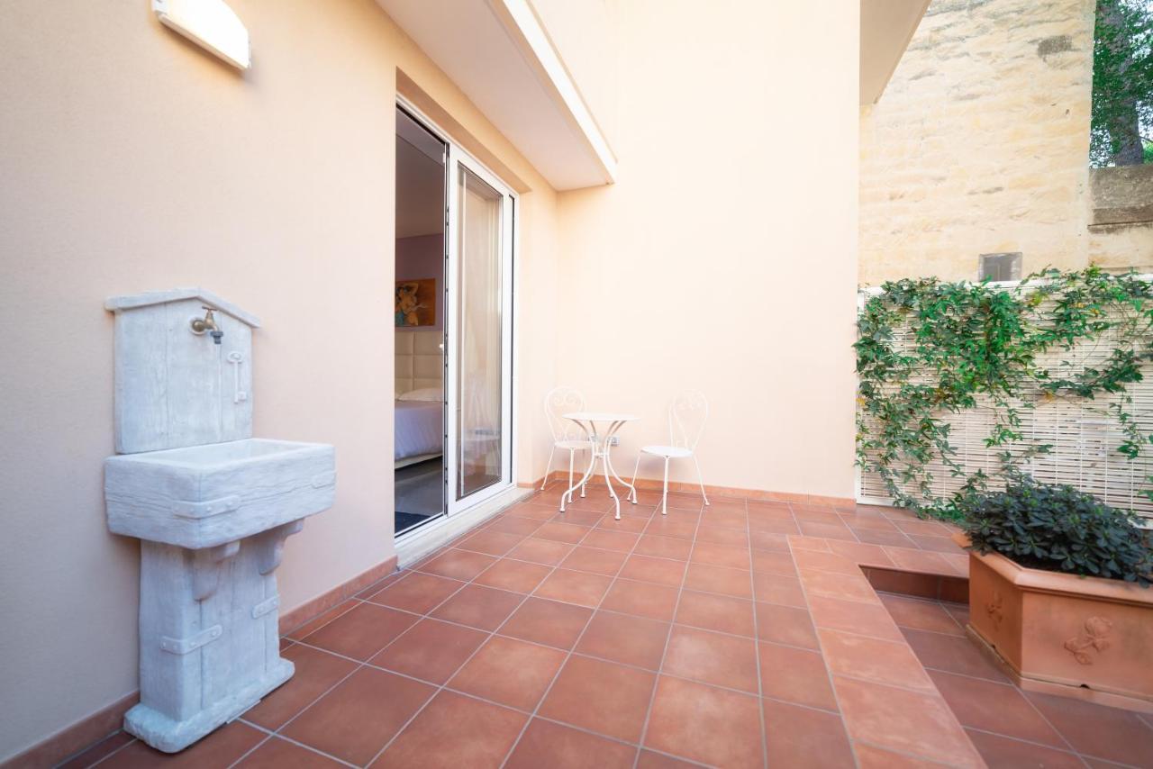 Palazzo Leo Suite And Apartment Lecce Exterior foto